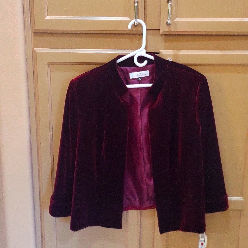 Tahari Burgundy Velvet Jacket Sz 18